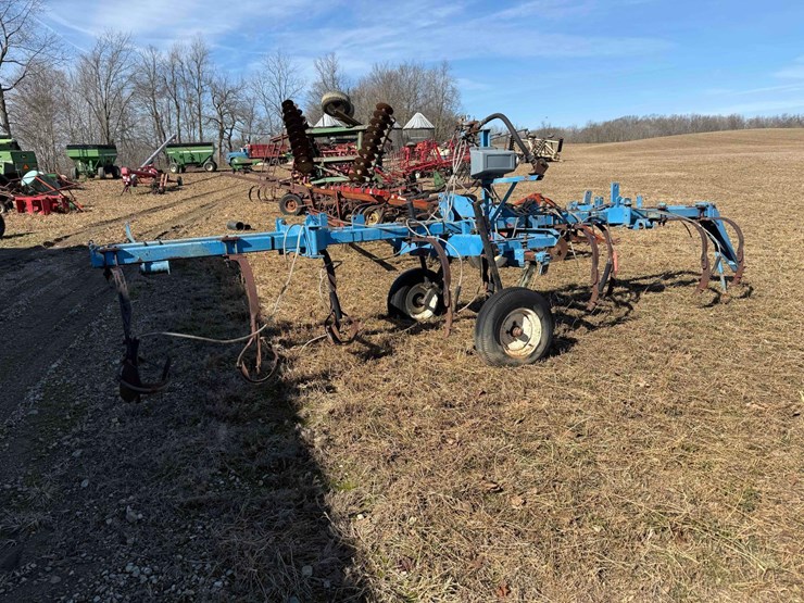 nh3-9-shank-tool-bar-image-2