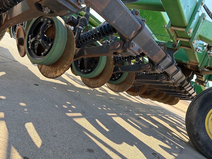 john-deere-750-image-16