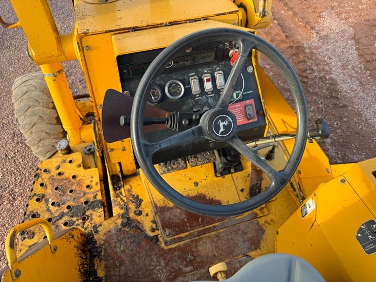 deere-210le-image-35