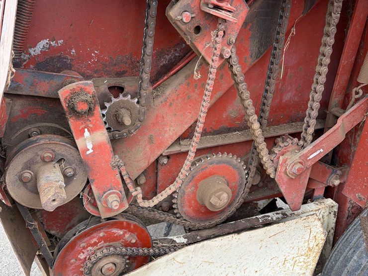 hesston-5540-image-24