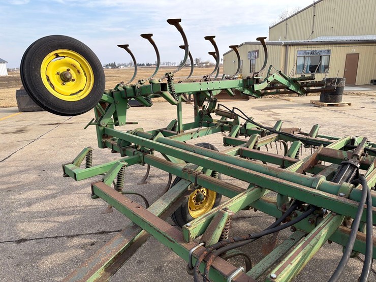 john-deere-1010-image-9