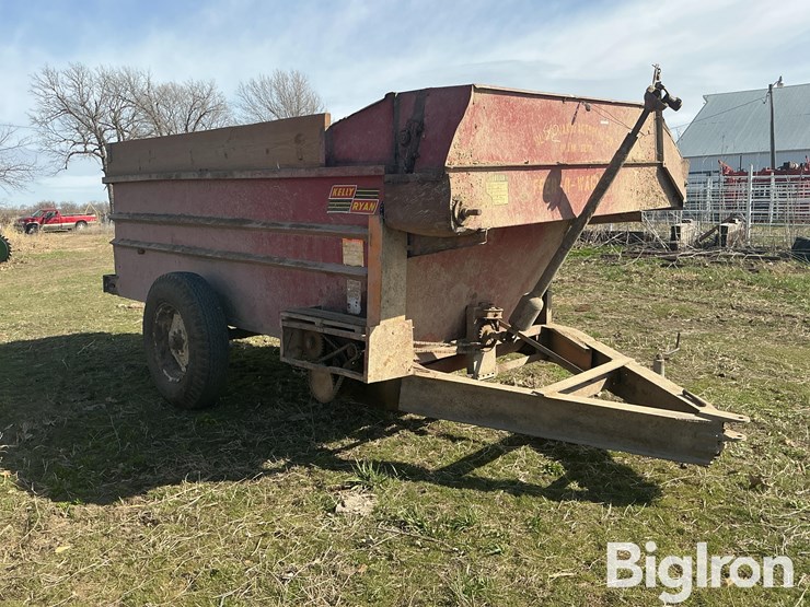 kelly-ryan-feed-wagon-image-3