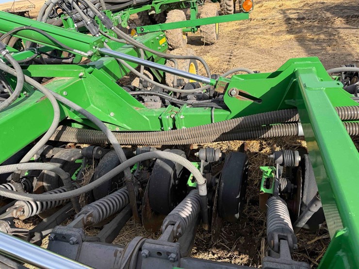 2011-john-deere-1890-image-19