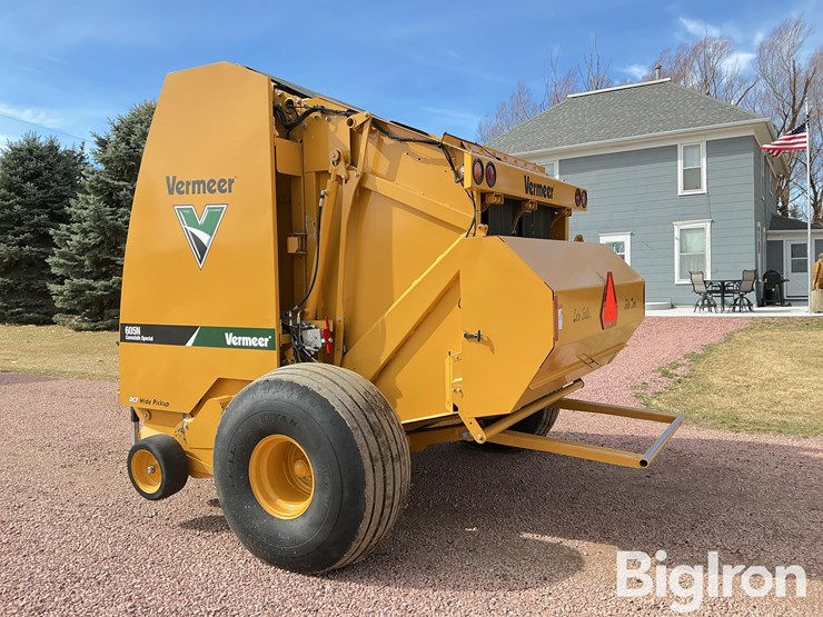 2023-vermeer-605n-cornstalk-special-image-7