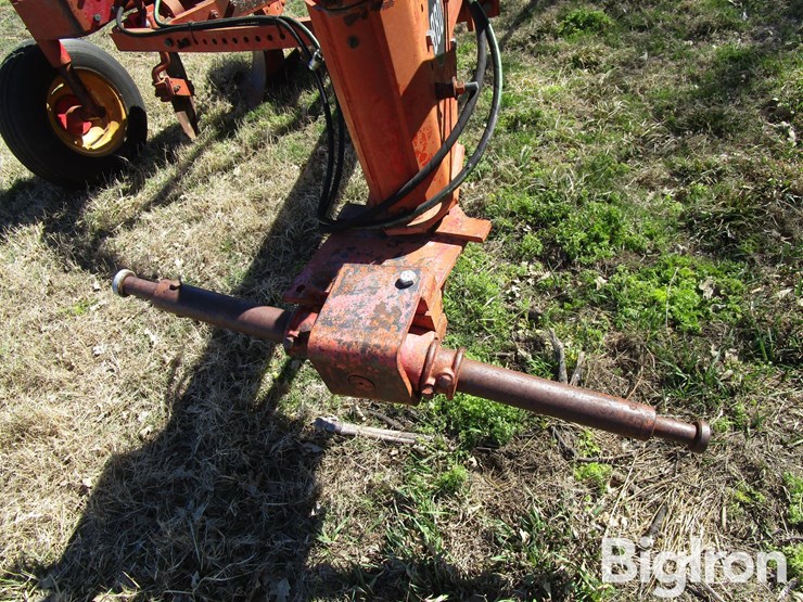 massey-ferguson-880-image-10