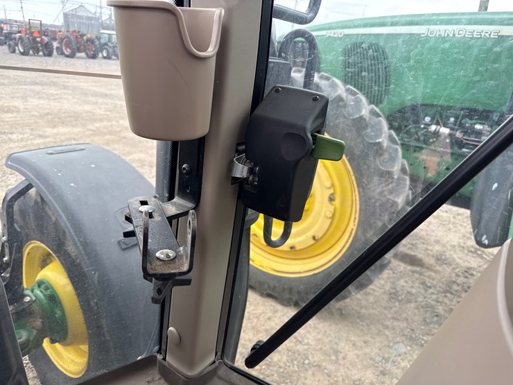 2023-john-deere-6120m-image-40