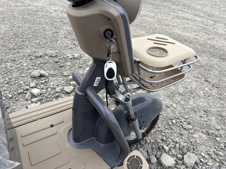 #55-•-irgc40-electric-tricycle-w/-charger-h52zyf7t7sa011616-inv#-43230-image-14