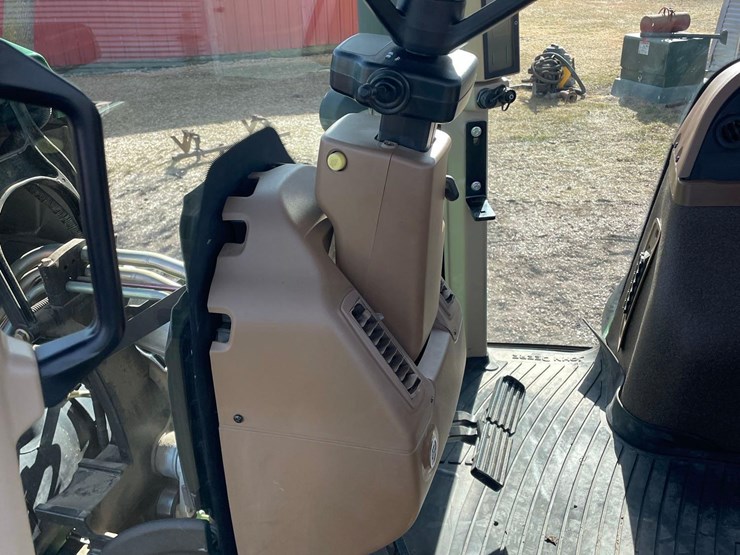 2007-john-deere-8230-image-42