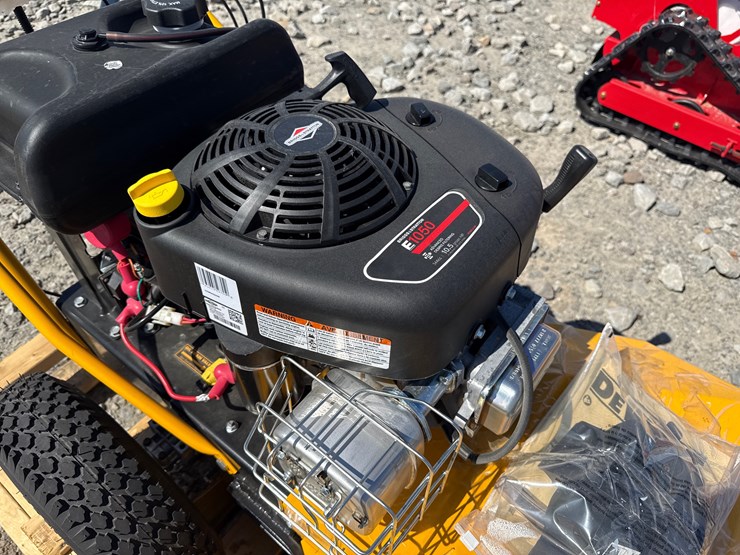 #33-•-unused-dewalt-dw33-33"-walk-behind-zero-turn-mower-12ae764b038-inv#-41235-image-14