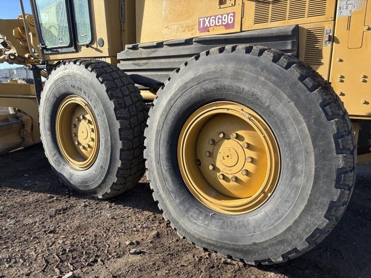 2006-caterpillar-143h-motor-grader-image-30