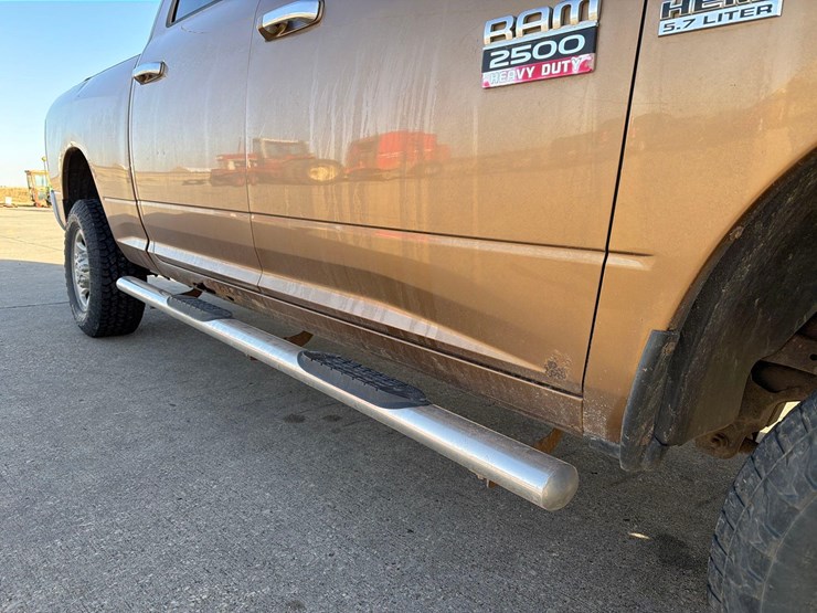 2011-dodge-ram-2500-image-25