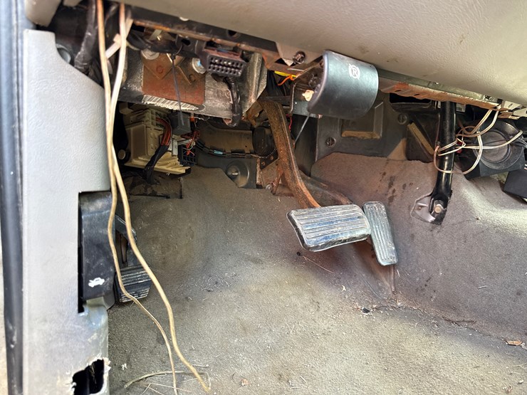 #5349-•-inop-2005-chevrolet-avalanche-pickup-3gnec12z25g286152-image-44