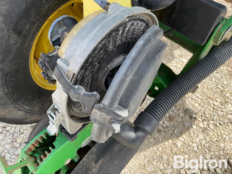 2010-john-deere-1790-image-10