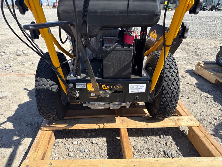 #34-•-unused-2022-dewalt-e1050-33"-push-mower-220310zd-inv#-41147-image-14