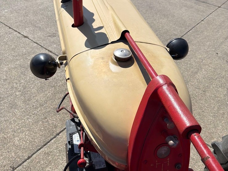 black-hawk-tractor-image-26