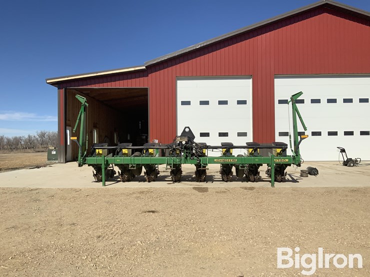 john-deere-1700-image-2