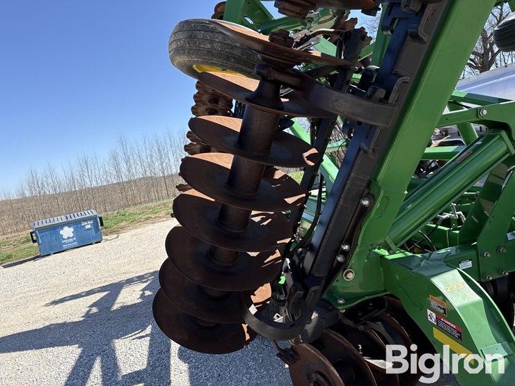 2012-john-deere-2623-image-16