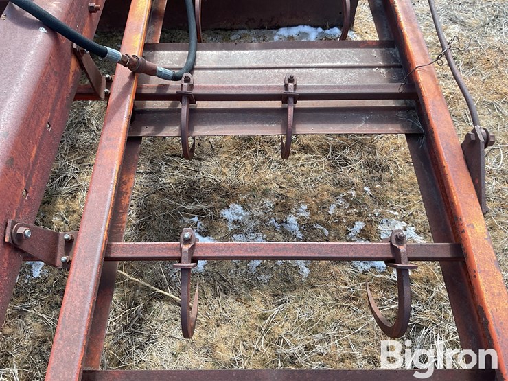 farmhand-8-bale-image-15