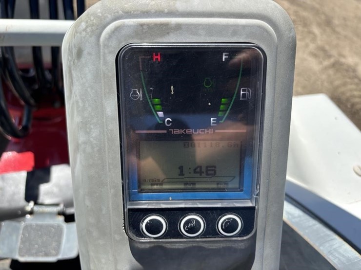 2020-takeuchi-tb230-image-34