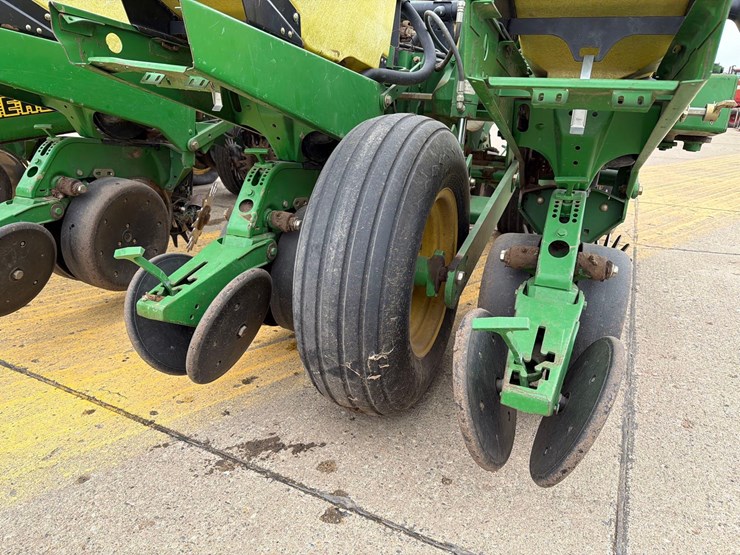 john-deere-1760-image-15