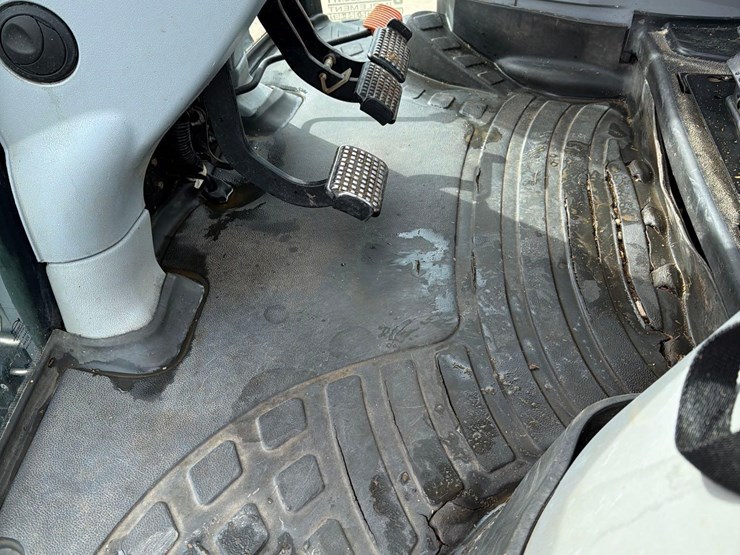 2011-new-holland-t6030-plus-image-30