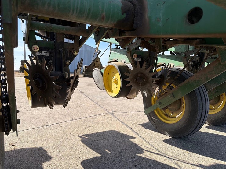 john-deere-7000-image-31