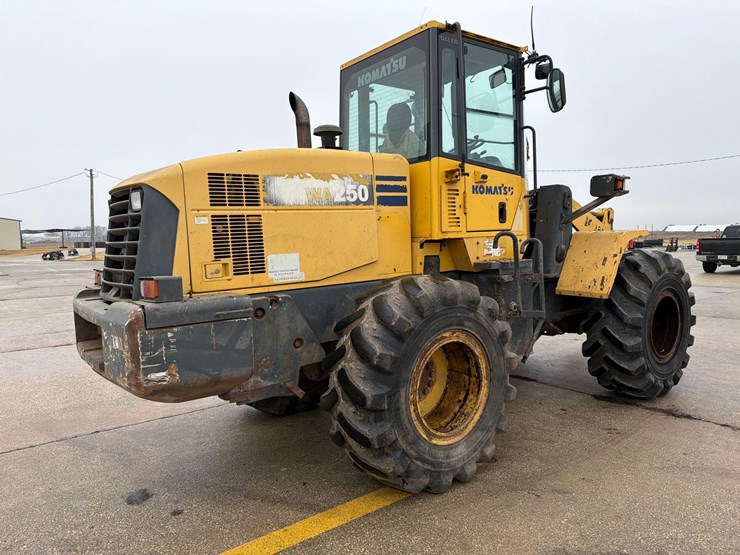 2007-komatsu-wa250-5l-image-4