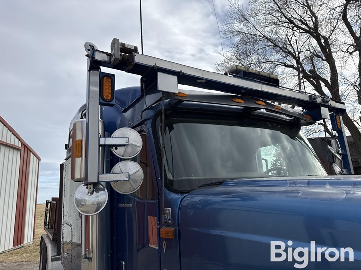 2003-international-9900i-image-10