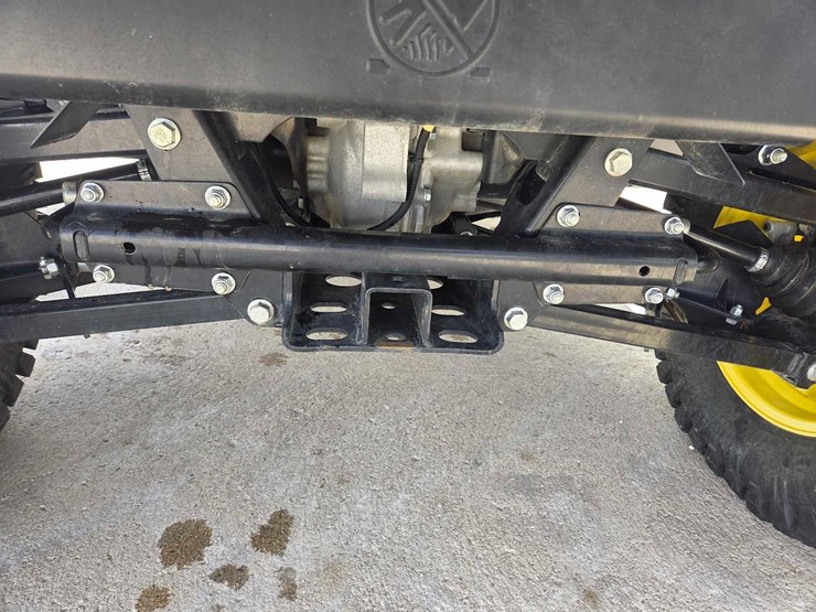 2024-john-deere-gator-image-39