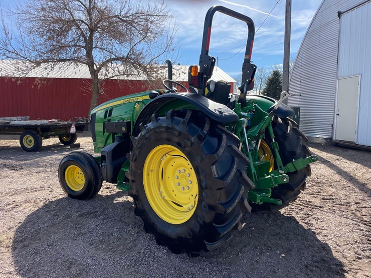 2017-john-deere-5085m-image-5