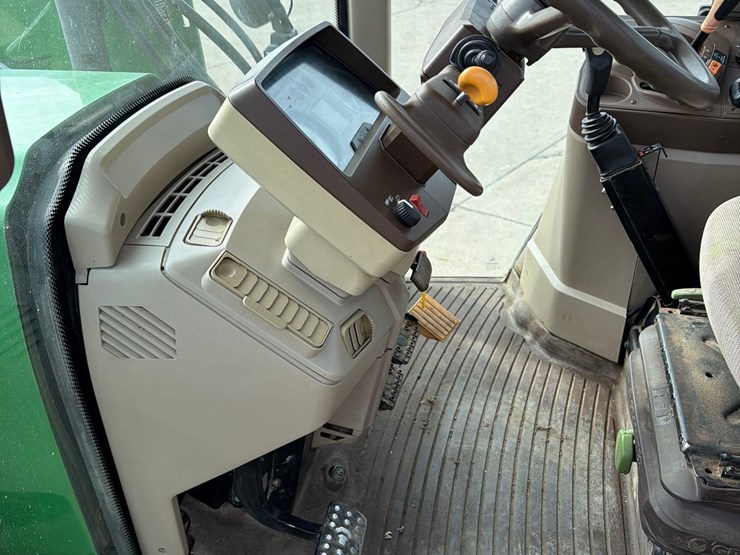 john-deere-7420-image-29