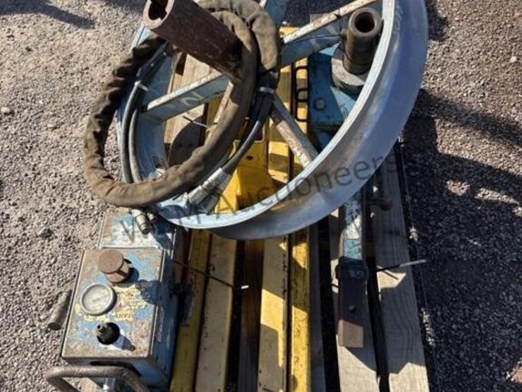 condux-hydraulic-cable-puller-image-2