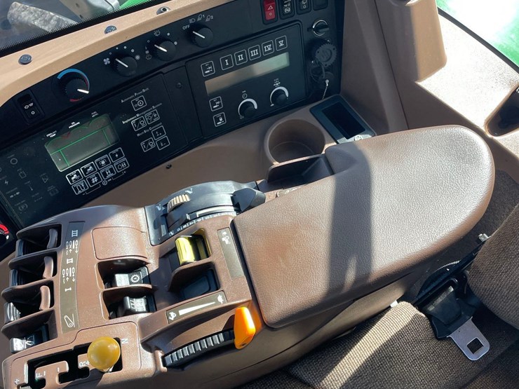 2004-john-deere-8120-image-34