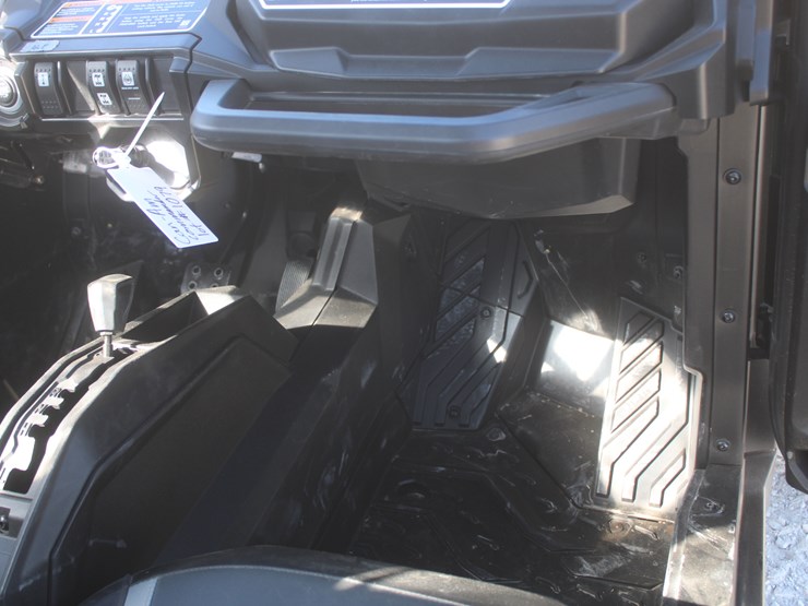 #1079-•-2022-can-am-commander-1000-with-cab-image-49