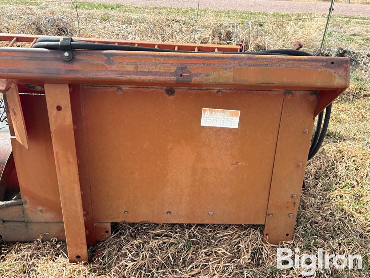 international-810-image-9