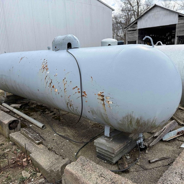 Propane tank 1000 gal