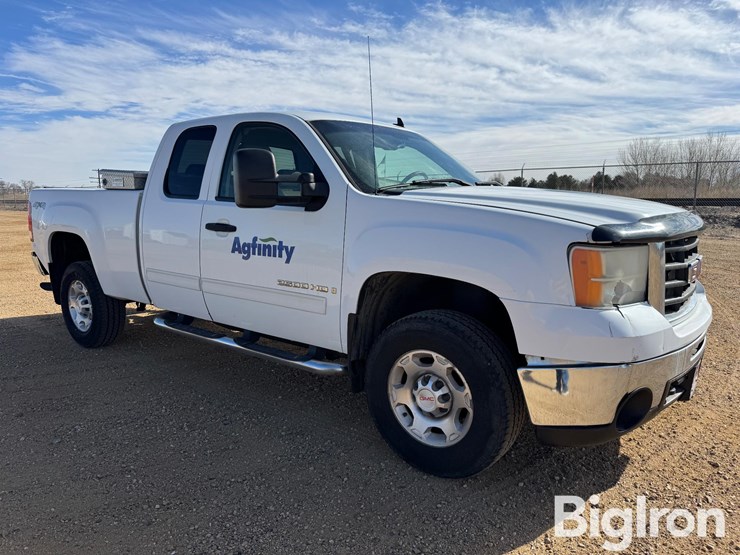 2007-gmc-sierra-2500-image-3