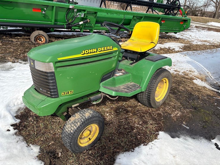 john-deere-345-image-1