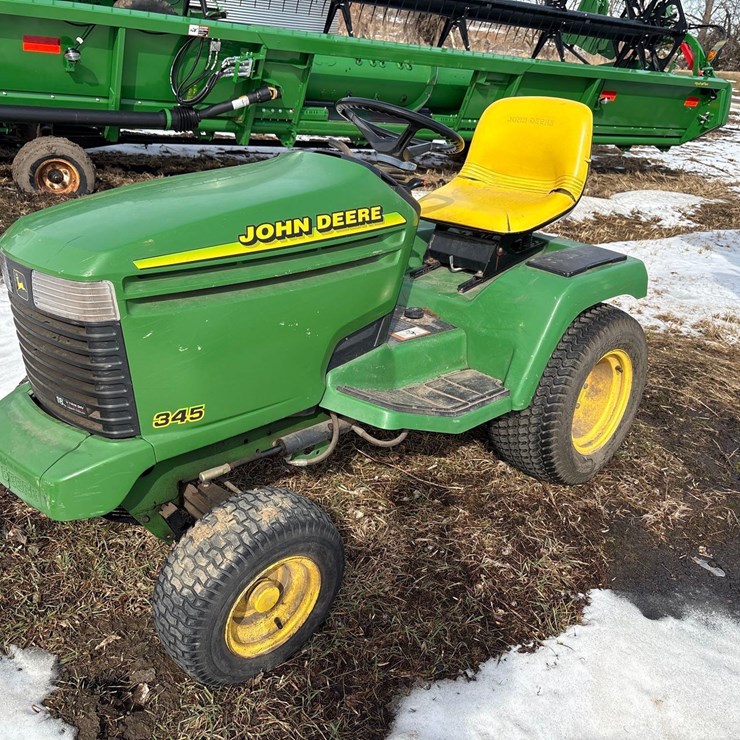 JOHN DEERE 345