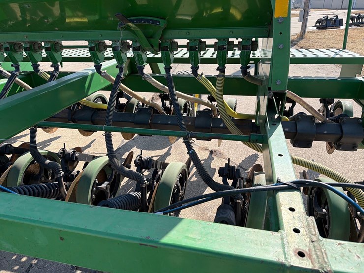 john-deere-750-image-37