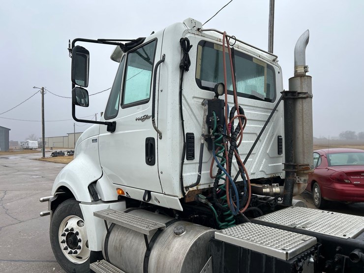 2011-international-prostar-image-19