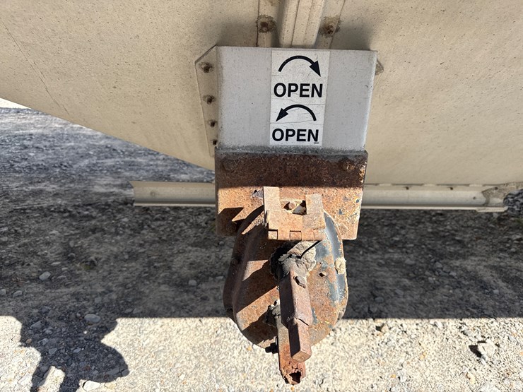 1995-cornhusker-hopper-bottom-image-16