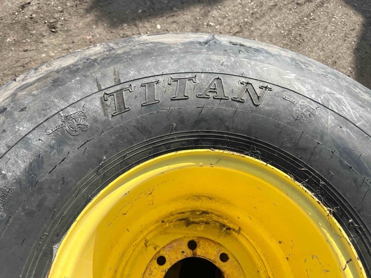 john-deere-568-image-34