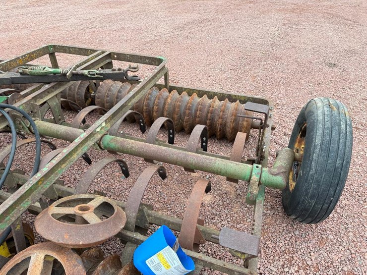 10-john-deere-10-image-15