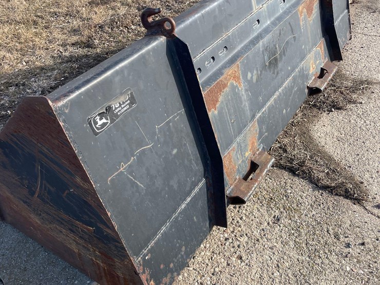 jd-76”-skidloader-quick-tach-bucket-image-5