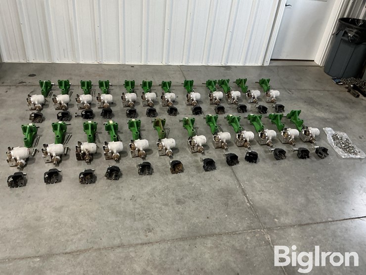 2024-john-deere-1775nt-image-2