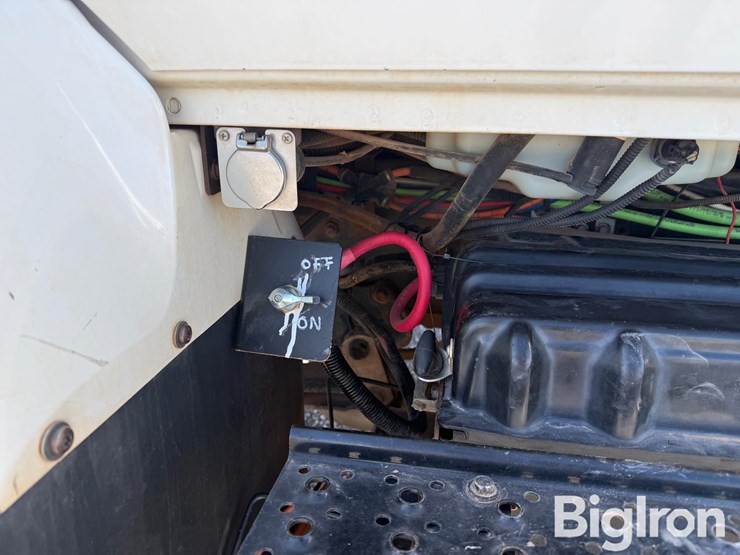 2008-international-7400-image-11