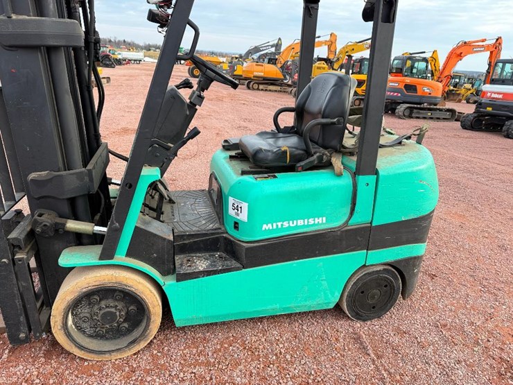 mitsubishi-fgc30k-image-20