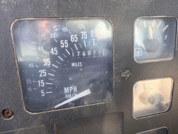 1990-international-4900-image-43