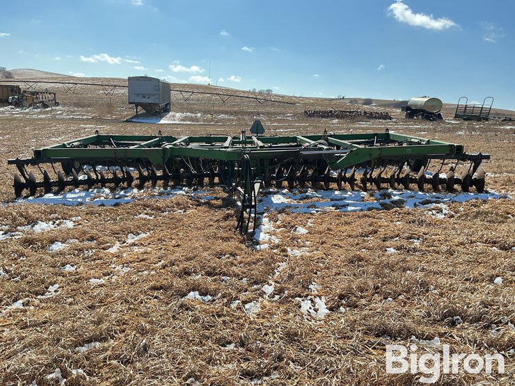 john-deere-331-image-2